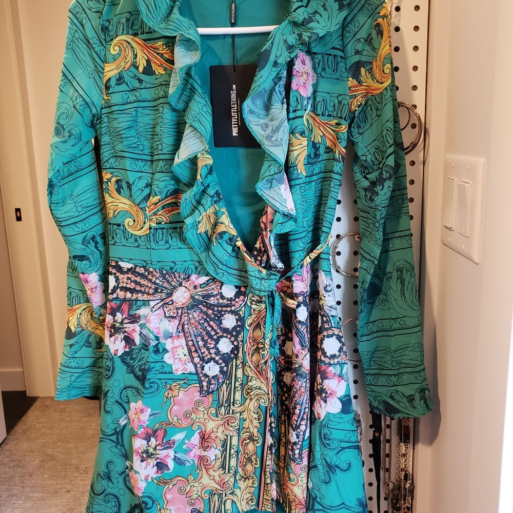 Pretty little thing wrap dress size xs